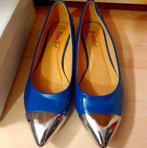 2LipsToo "Too Swift" flats